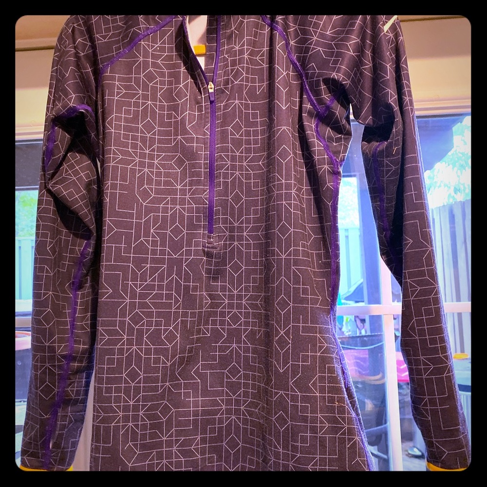 Nike pro half zip geometric purple contrast